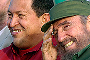 Отношения с Кубой при Чавесе вышли на новый уровень. Не случайно именно на Остров свободы венесуэльский президент отправился лечиться от своего онкологического заболевания. На снимке - с Фиделем Кастро, 2006 г.