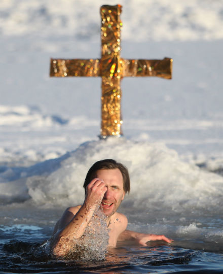 В холодной водице нужно перекреститься 