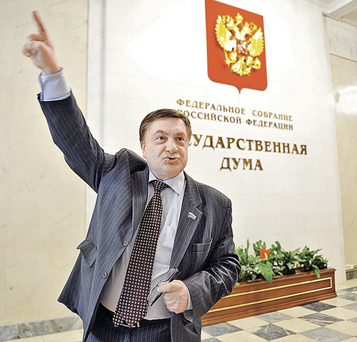 Андрей Туманов относится к политике с юмором.