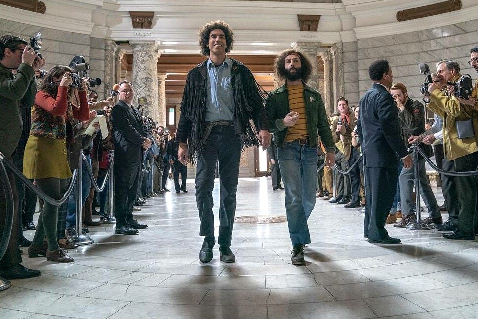 Вышел трейлер «Дела чикагской семерки» от сценариста «Социальной сети»