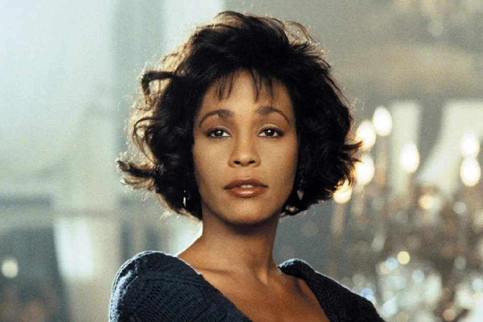 10 лет без Уитни Хьюстон: Гибель дочери, новый «Телохранитель» и фильм про больные отношения с Бобби Брауном