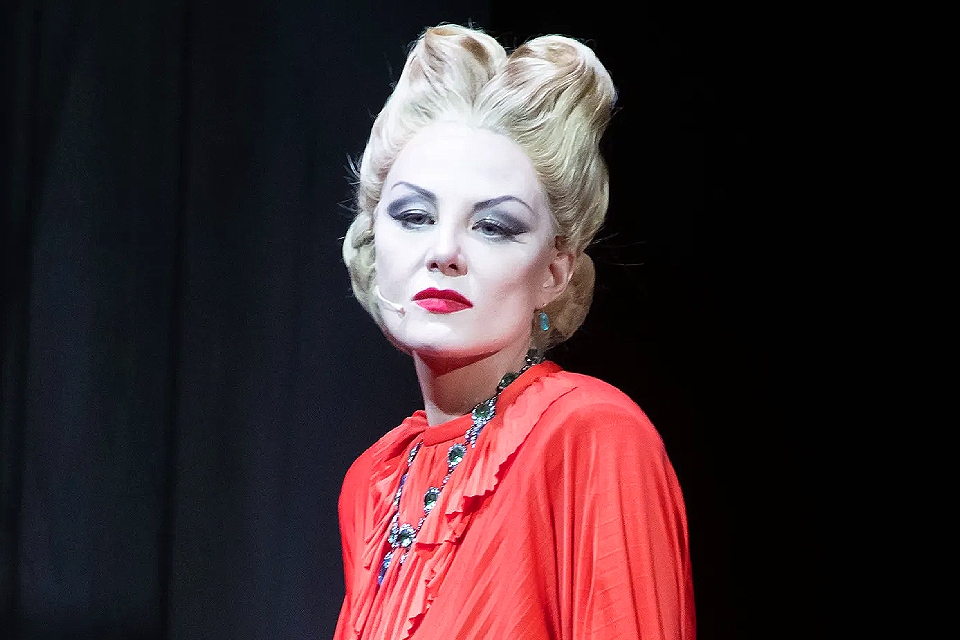 Кто заменит Ренату Литвинову на сцене московского театра: актриса перебралась в Париж