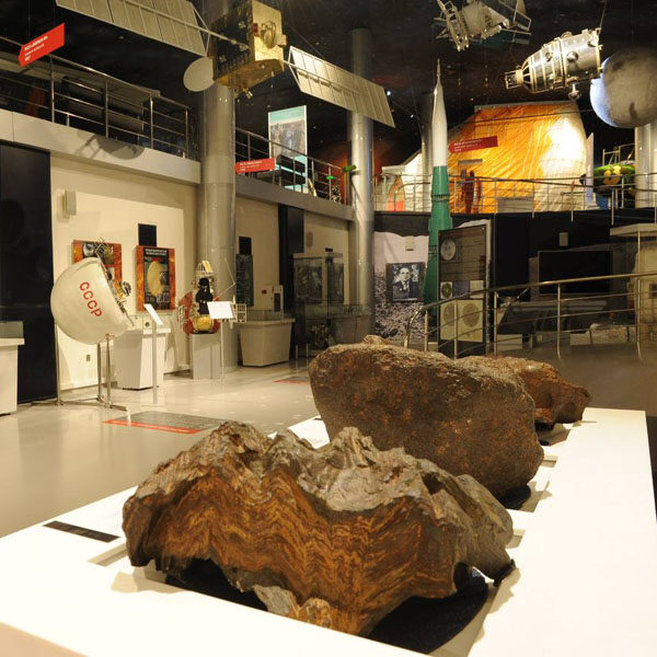 Метеориты Дронино и Брагин в Музее космонавтики