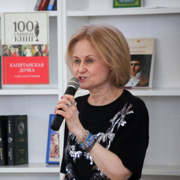 35 лучших событий Московской книжной ярмарки 2022: встречи с Юрием Поляковым, Дарьей Донцовой и Олегом Роем