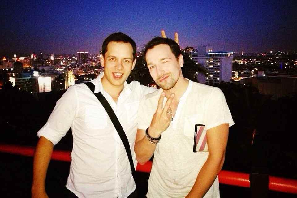 Экс-солист группы «Корни» Александр Асташенок перестал общаться с братом