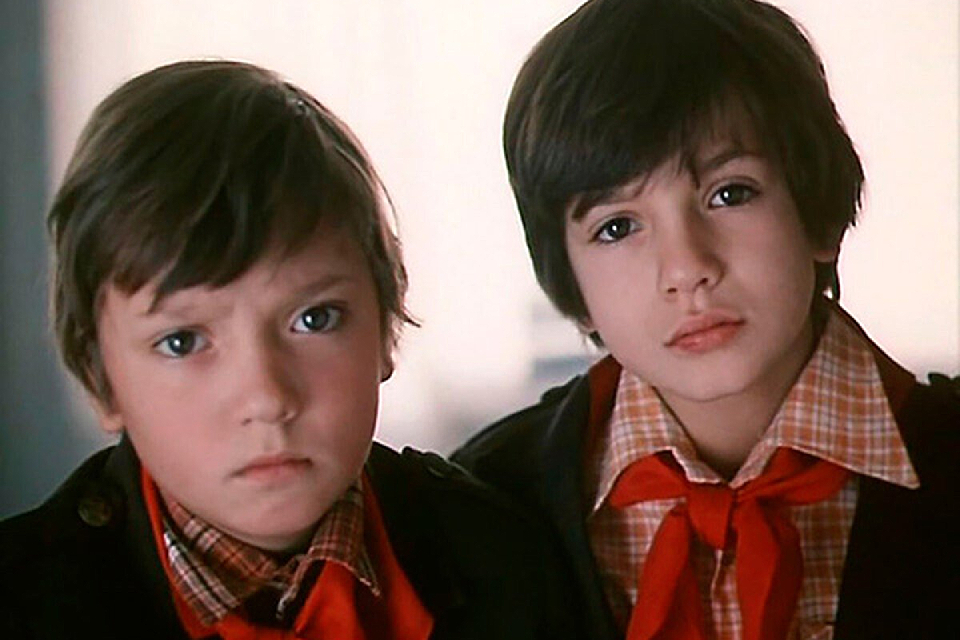 Песни из фильма «Приключения Петрова и Васечкина, обыкновенные и невероятные»: легенда об Игоре Сорине и взрослые голоса юных героев