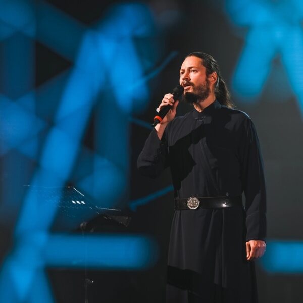 Концерт иеромонаха Фотия «Веры тонкая свеча»