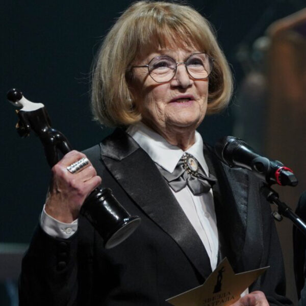 Спектакль «Жаркое ковидное лето» в МХТ Чехова