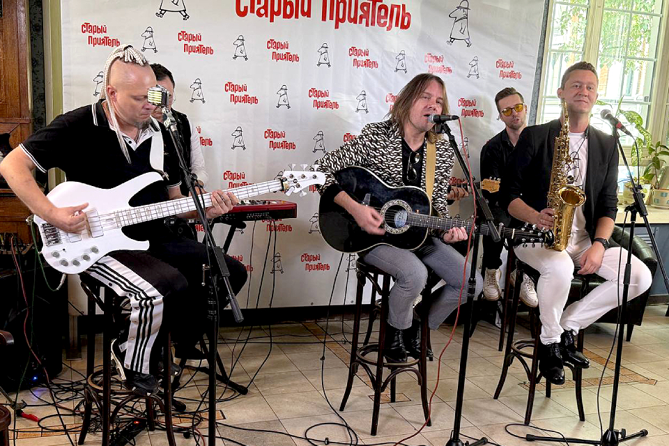 Группа «Старый приятель» выпускает два новых альбома, которые помогла записать бывшая жена Михаила Ефремова
