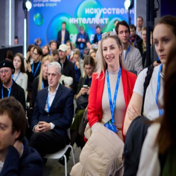 Форум Культура. Медиа. Цифра: Артемий Лебедев, Гарик Мартиросян, Роза Сябитова