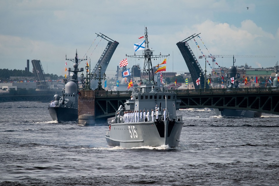 Парад на День ВМФ в Санкт-Петербурге 31 июля 2022: прямая онлайн-трансляция