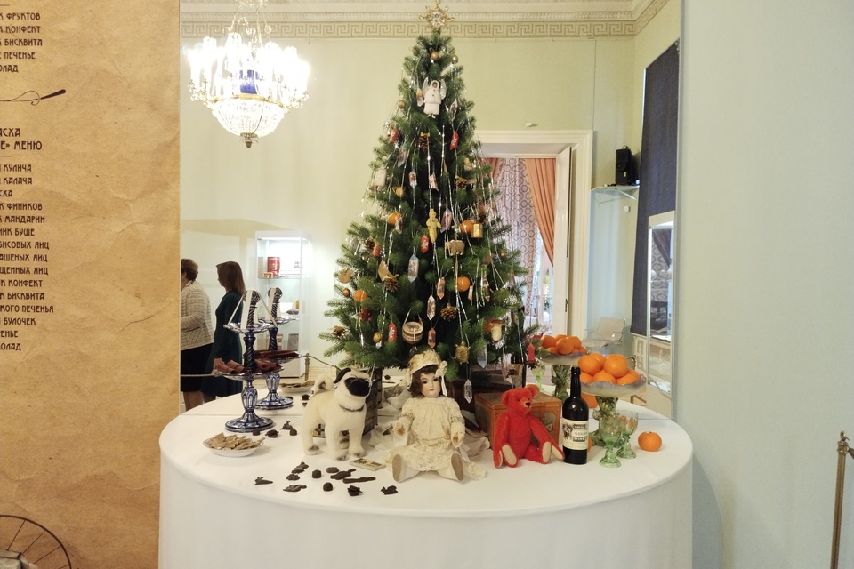 Открытие выставки «Сладкий стол» в Царском Селе: шоколадные грампластинки и старинные киндер-сюрпризы