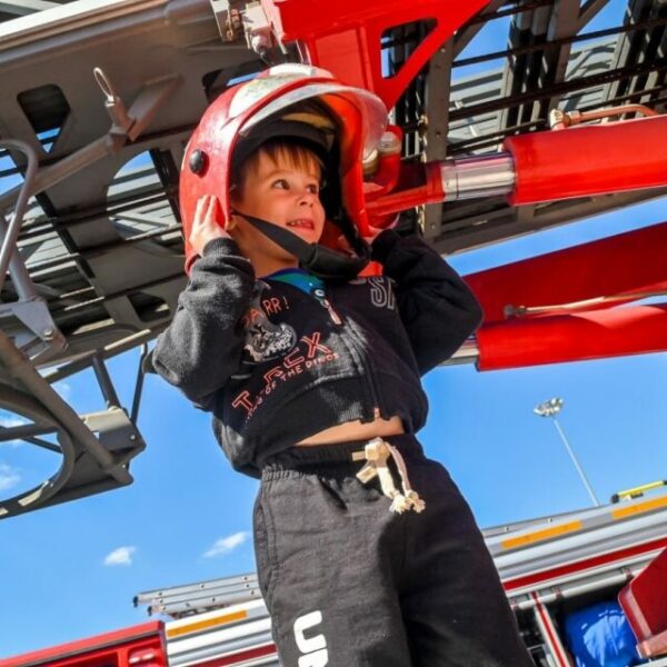 Семейный праздник «Потрогай грузовик»