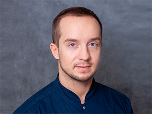 Антон Максимов