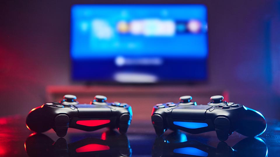 13 лучших игровых приставок в 2025 году