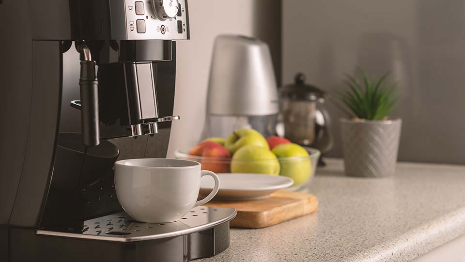 Лучшие кофемашины с капучинаторами для дома в 2025 году