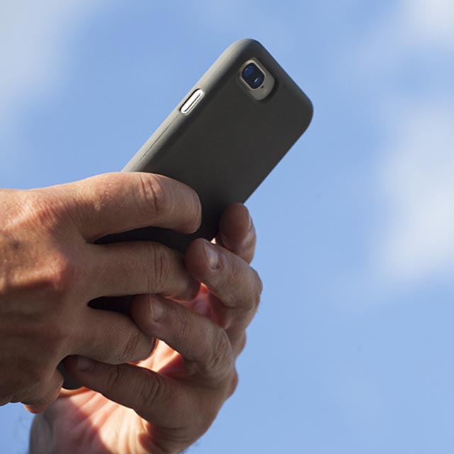 Лучшие смартфоны с мощным аккумулятором