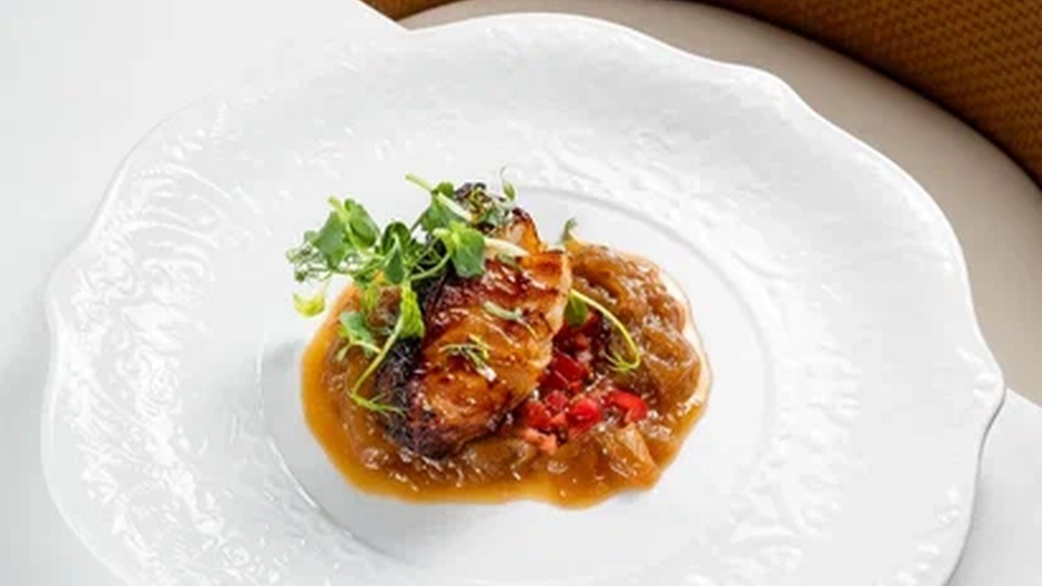 Чилийский сибас в соусе мисо с алтайским медом