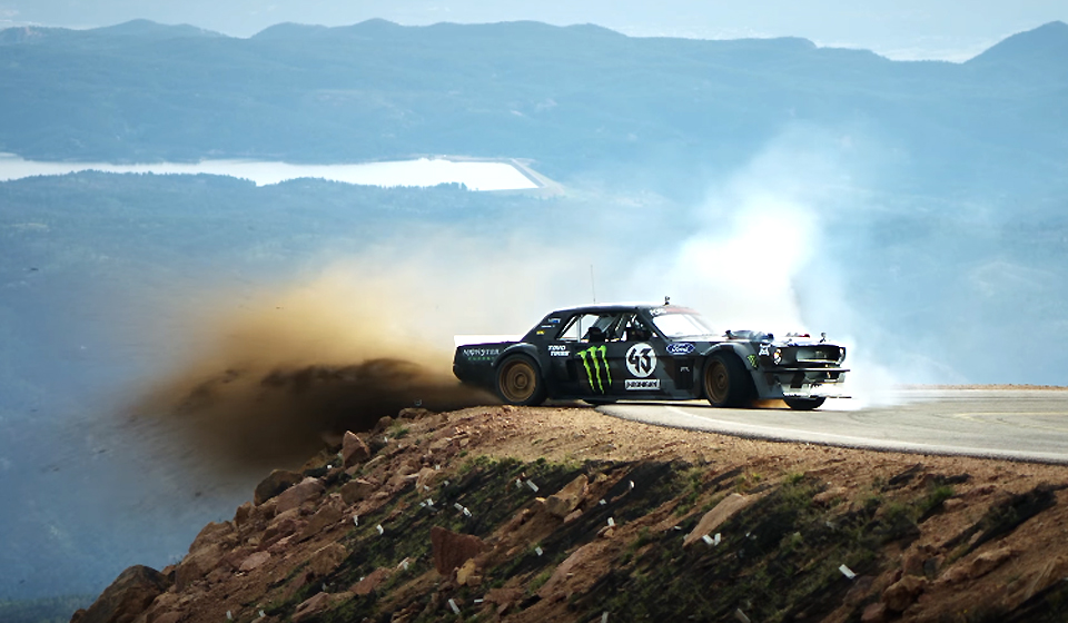 кен блок скачать видео Тусим с ken block. Едим зебру. Корчи на gymkhana grid в юар.