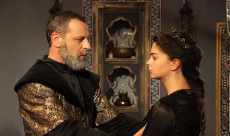 Почему в реальной жизни султан Сулейман позволил единственной дочери выйти замуж за сына свинопаса