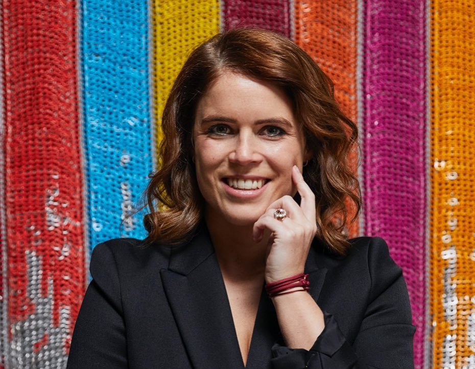 Мужа принцессы Евгении засняли с моделями топлес [фото]