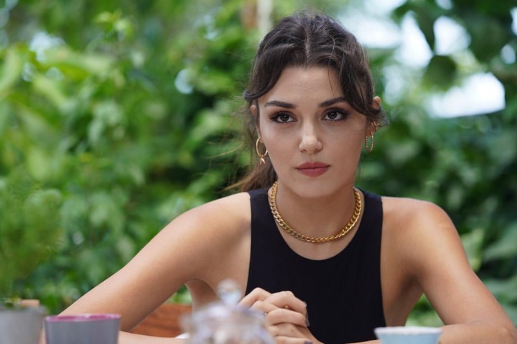 Три достоинства Ханде Эрчел, которые высмеивают в Турции