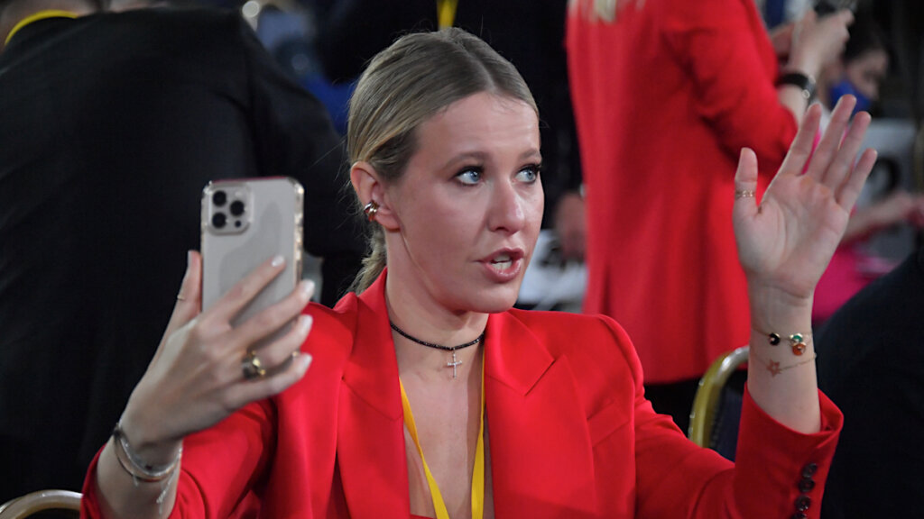 Собчак пришла в бешенство после публичной порки Хаматовой: «Заикающуюся припирают к стенке»