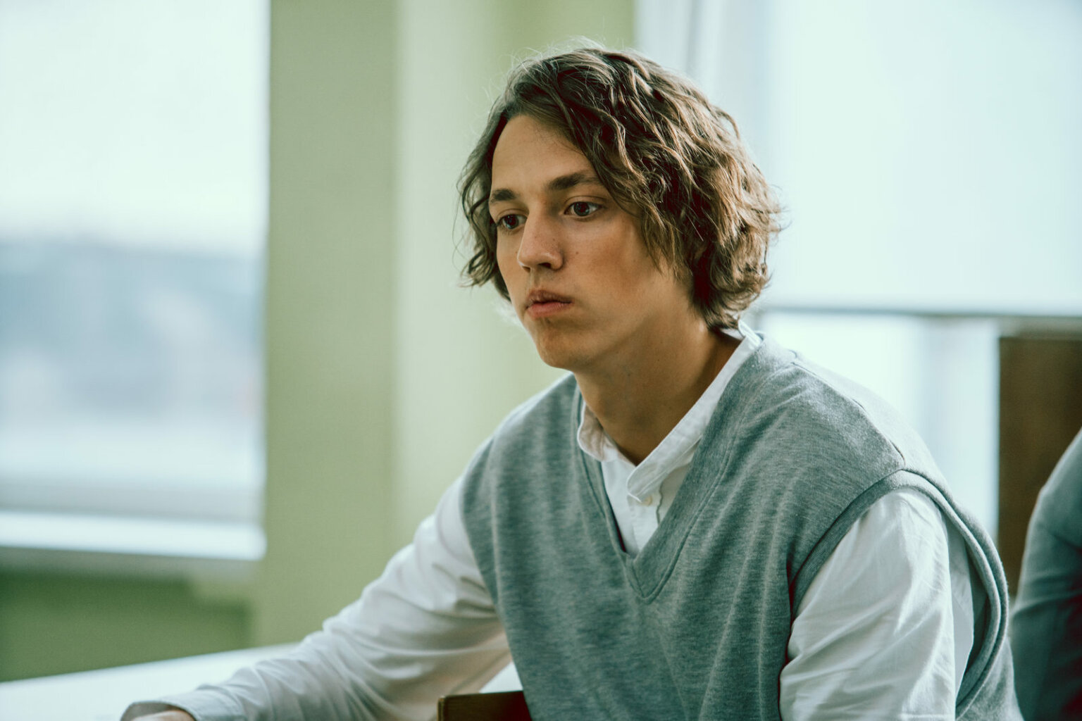 Обзор на сериал "Алиса не может ждать": В мире взрослых и слепых