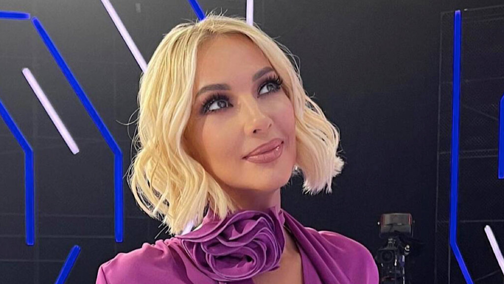 «Красивая семья»: Лера Кудрявцева показала редкий снимок с мужем и дочкой