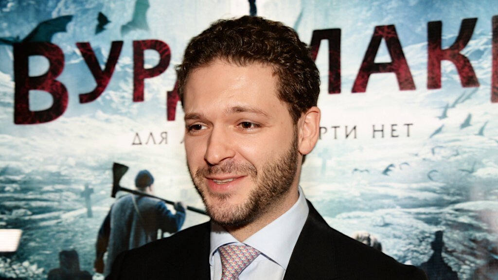 Друзья рассекретили беременность жены Кости Крюкова