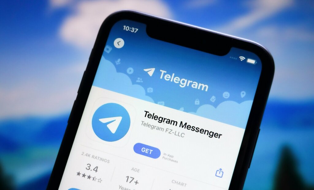 Голосуй за «Изнанку сериала» — лучший киноканал года!