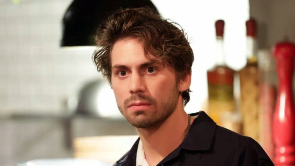 Пелин на шее и изгнание из особняка: стало известно, что ждет Кайю в «Зимородке»