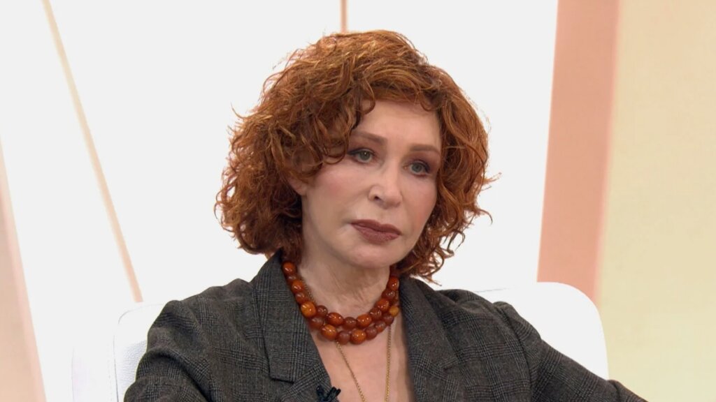 Татьяна Васильева в пятый раз сломала ногу: на нее упал мужчина и придавил