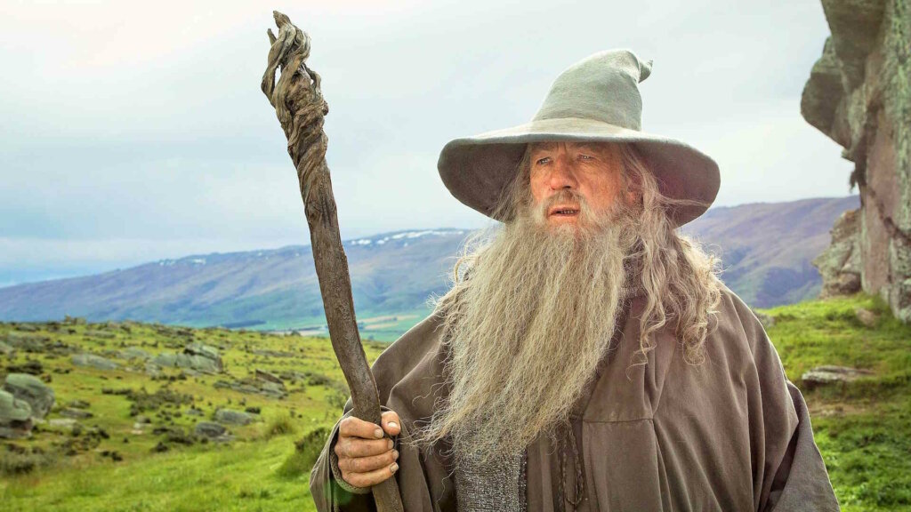 Сыгравший Гендальфа 85-летний Иэн МакКеллен госпитализирован после падения со сцены