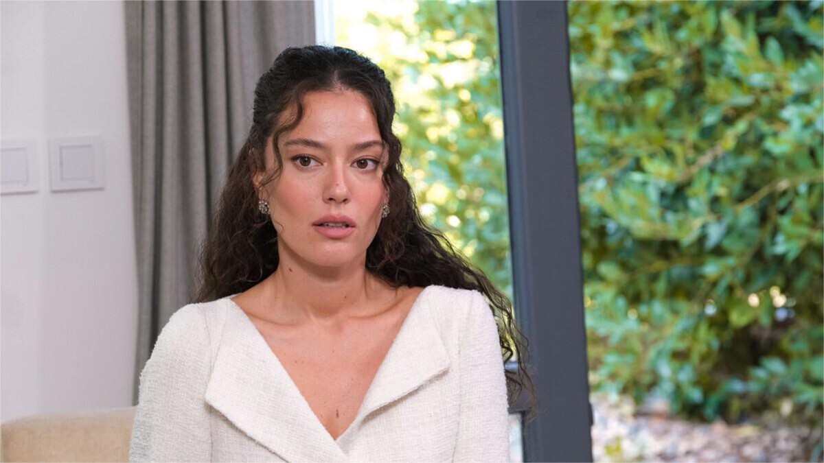 Marina Kazankovaning mushukining fotosuratlari Ust-Katavdagi fohishalarning suratlari