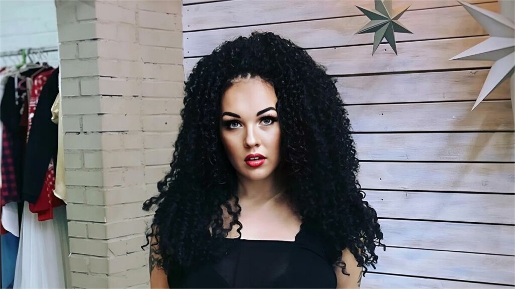 Скандальная внучка Олега Стриженова взвыла: вот что случилось с беременной седьмым ребенком Александрой