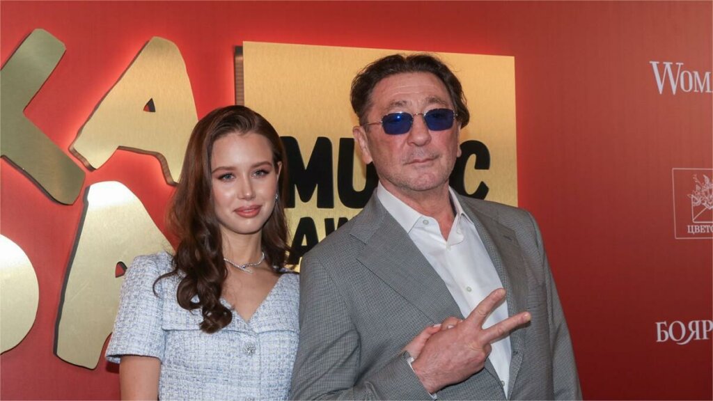 «Не пошло дело…»: 19-летняя невеста Лепса рассказала об интиме с певцом