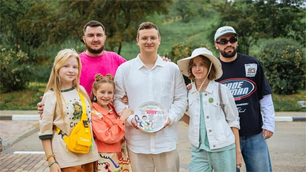 Мотор! Приключения «Папиных дочек» на Кавказе