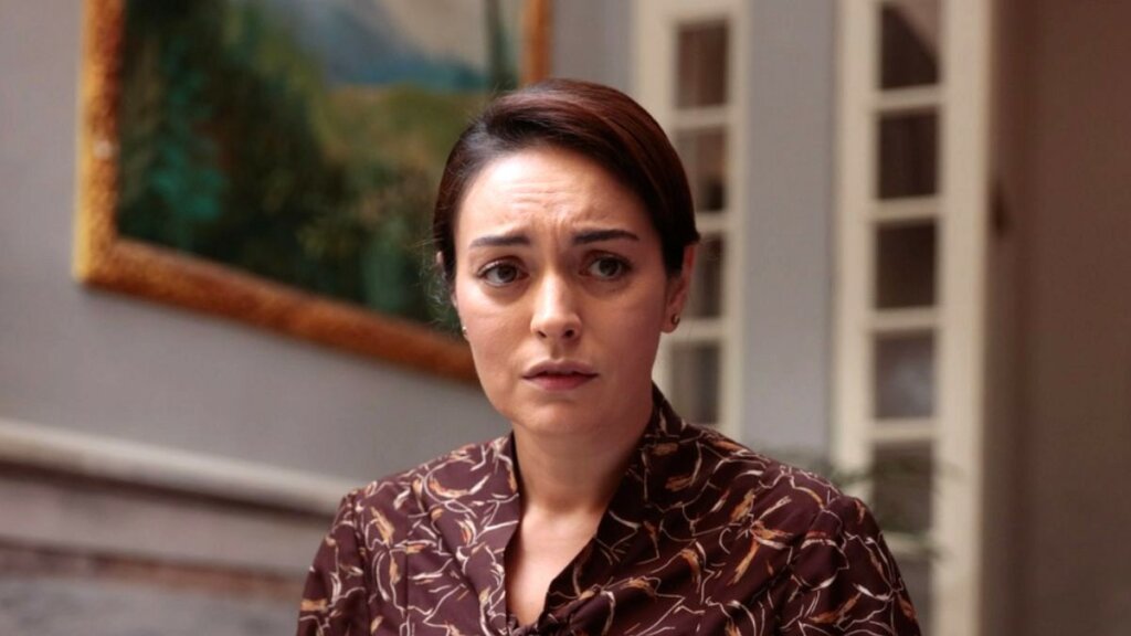 Звезда турецкого сериала «Квартира невинных» объявила о разводе