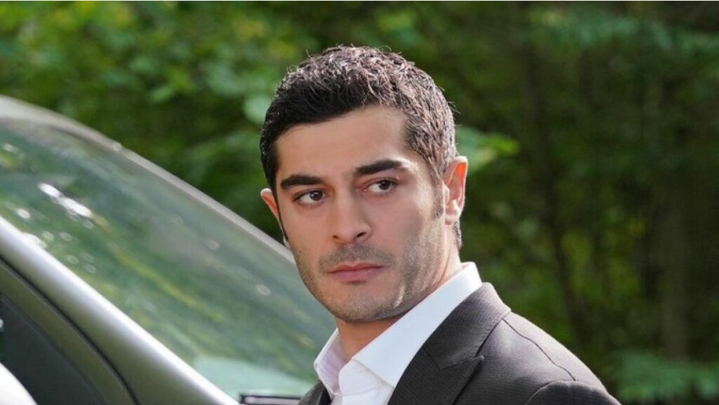 Бурак Дениз закрутил роман со звездой сериала «Далекий город»