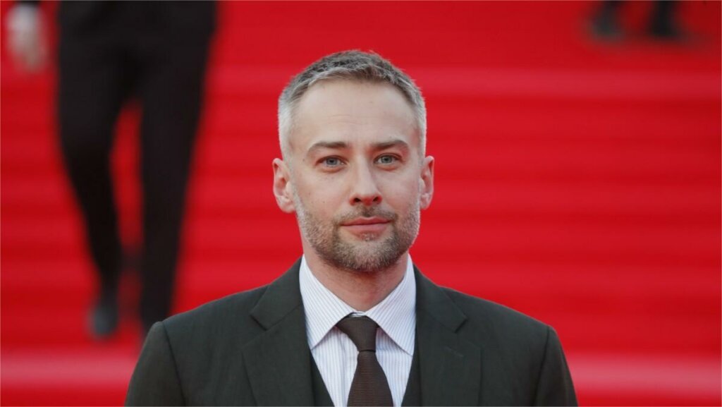 Дмитрий Шепелев через восемь лет совместной жизни женится на матери своего сына