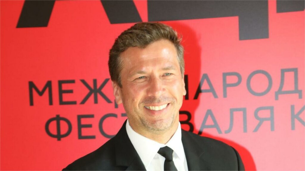 Разведенный Андрей Мерзликин празднует свободу в шкуре хищника