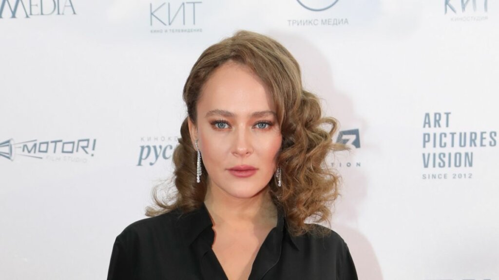 Светит семь лет тюрьмы: Актриса Аглая Тарасова задержана в аэропорту с наркотиками