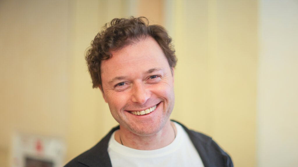 Звезда сериала «Женский доктор» бросил жену-актрису с тремя детьми и снова пошел под венец