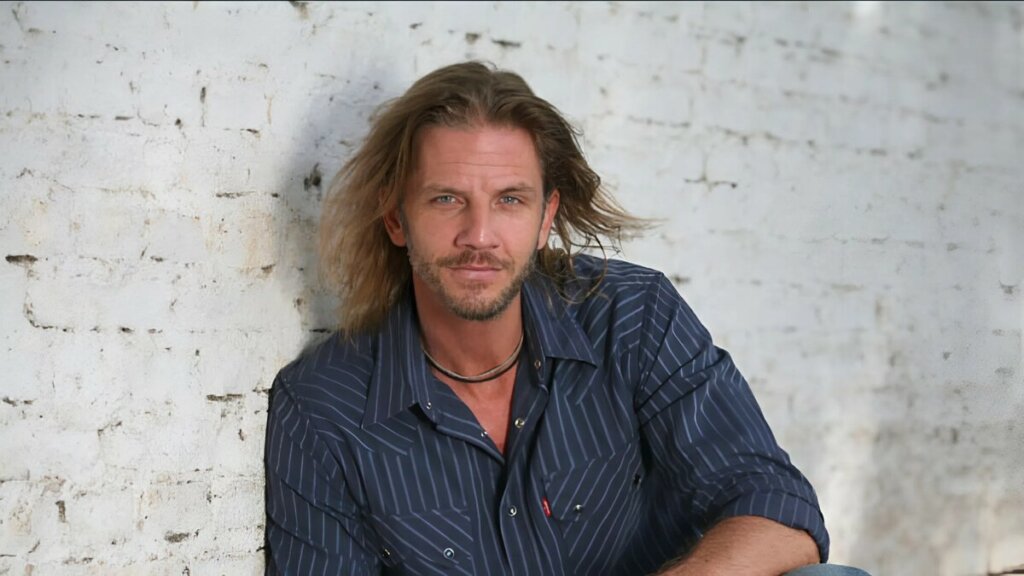 Победившая рак звезда «Дикого ангела» разводится с женой после 19 лет брака