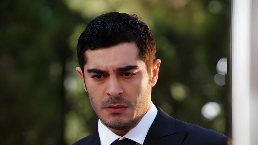 Турецкий актер Бурак Дениз был задержан: у него нашли запрещенные вещества