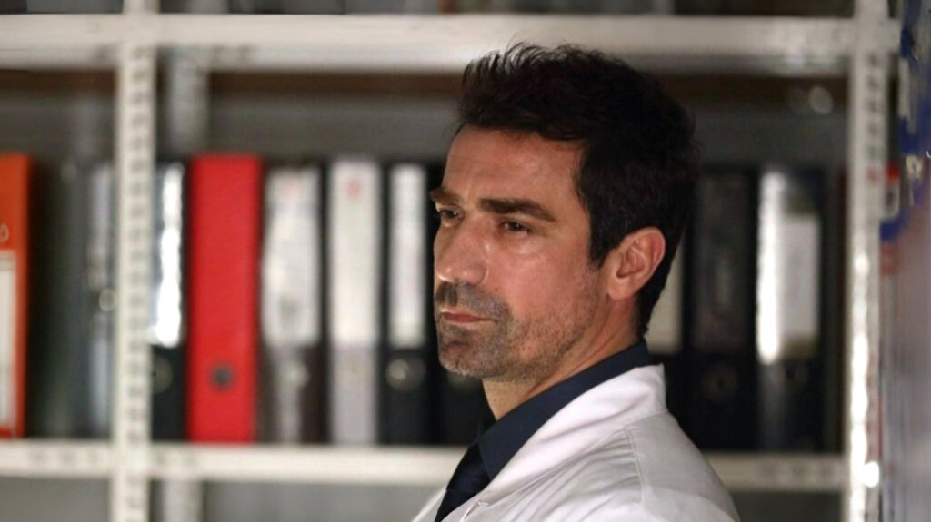 Турецкий сериал «Доктор: В другой жизни» с Челикколем в главной роли закрыт