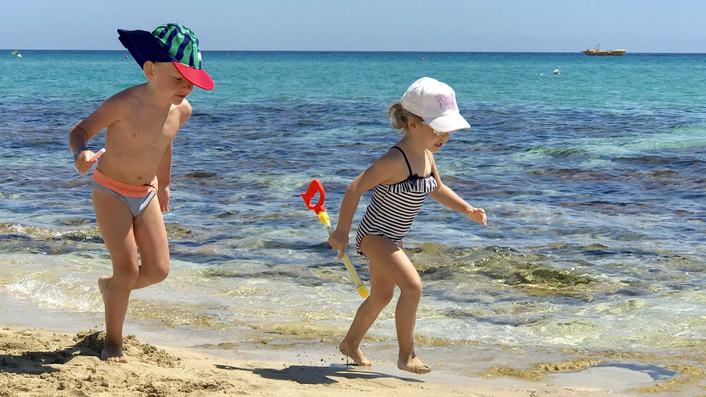 дети на пляже