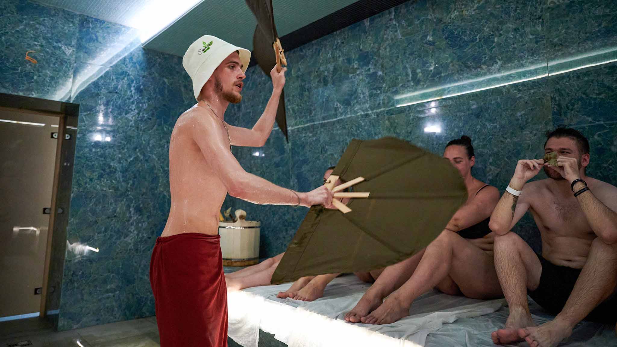 люди в бане