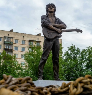 Памятник Цою в Санкт-Петербурге